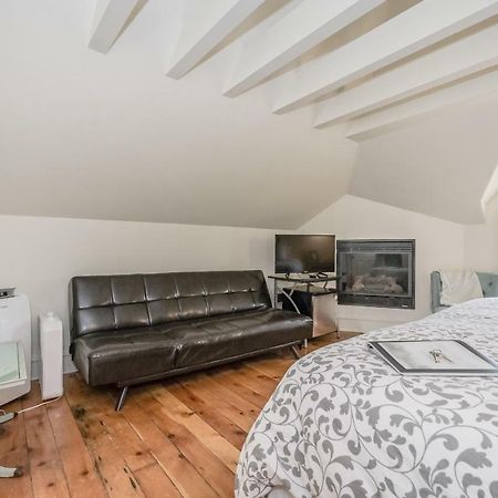 St Andrew Suites Fergus 외부 사진
