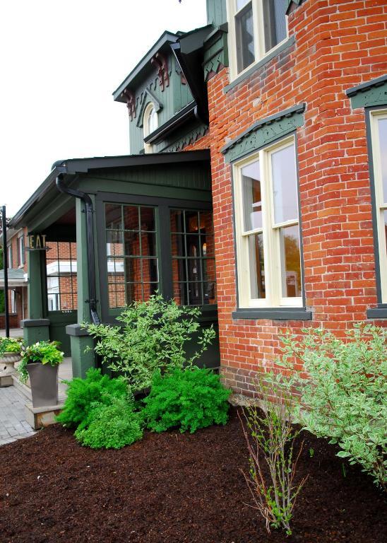 St Andrew Suites Fergus 외부 사진