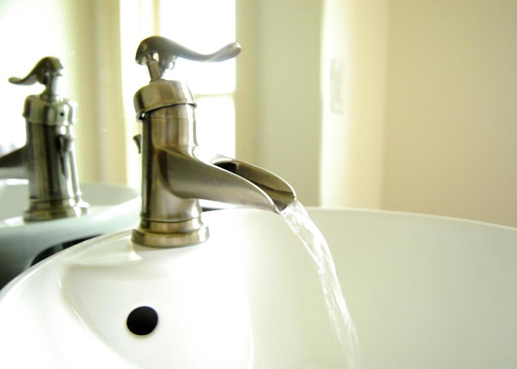 St Andrew Suites Fergus 외부 사진