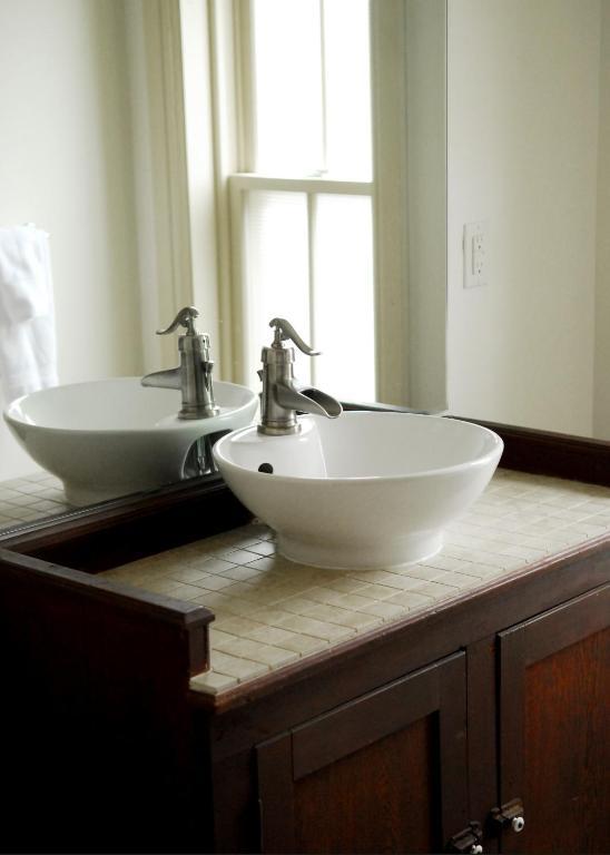 St Andrew Suites Fergus 외부 사진