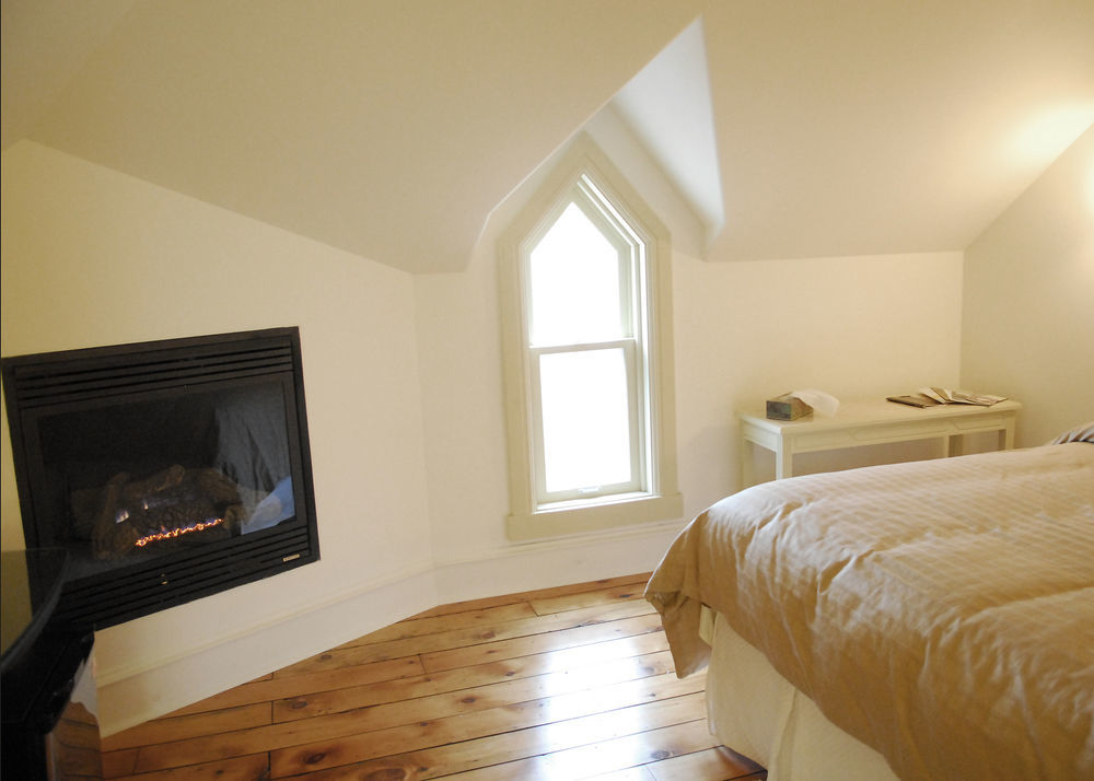 St Andrew Suites Fergus 외부 사진