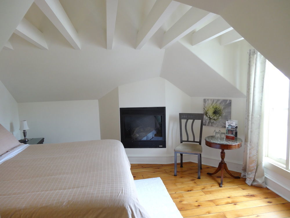 St Andrew Suites Fergus 외부 사진