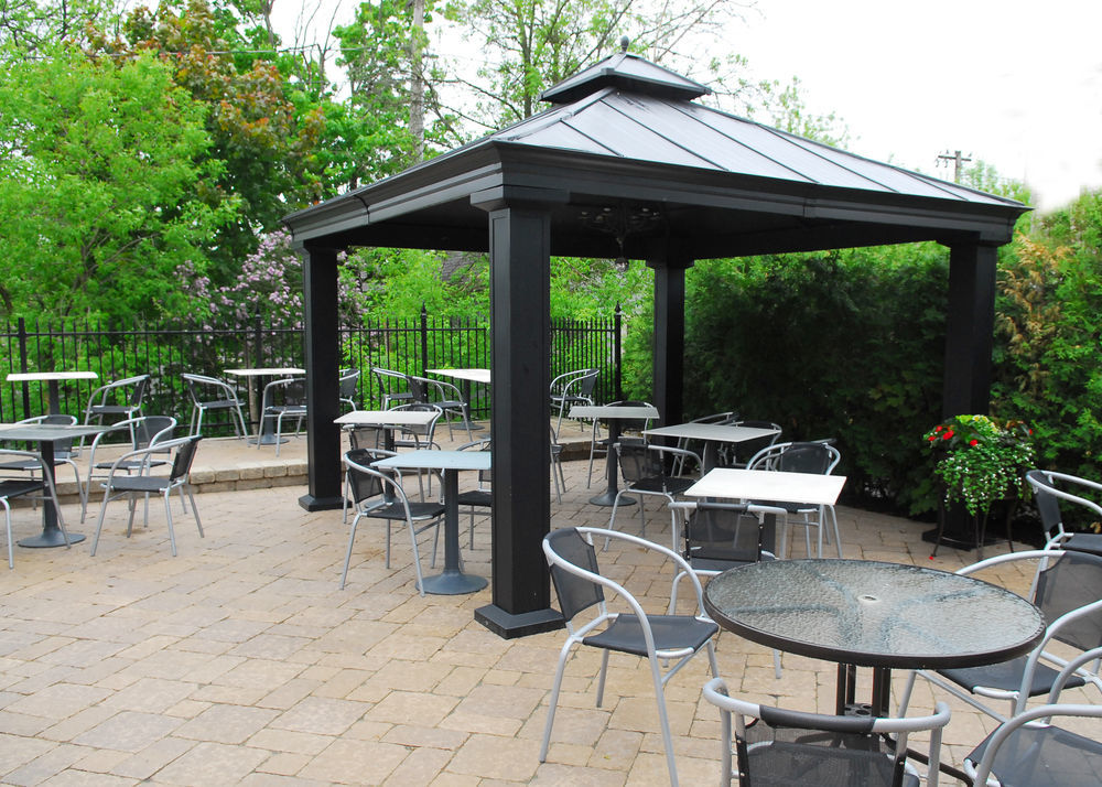 St Andrew Suites Fergus 외부 사진