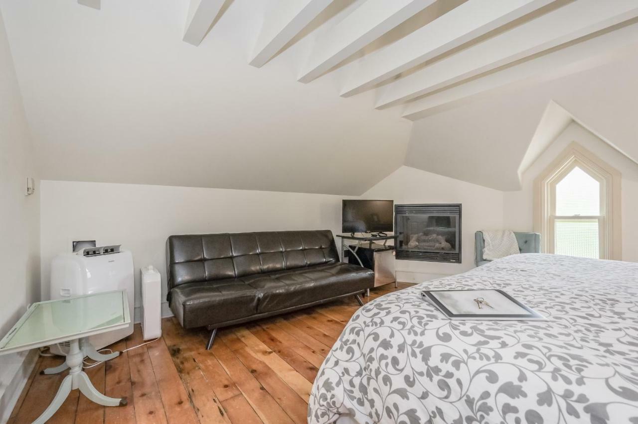 St Andrew Suites Fergus 외부 사진