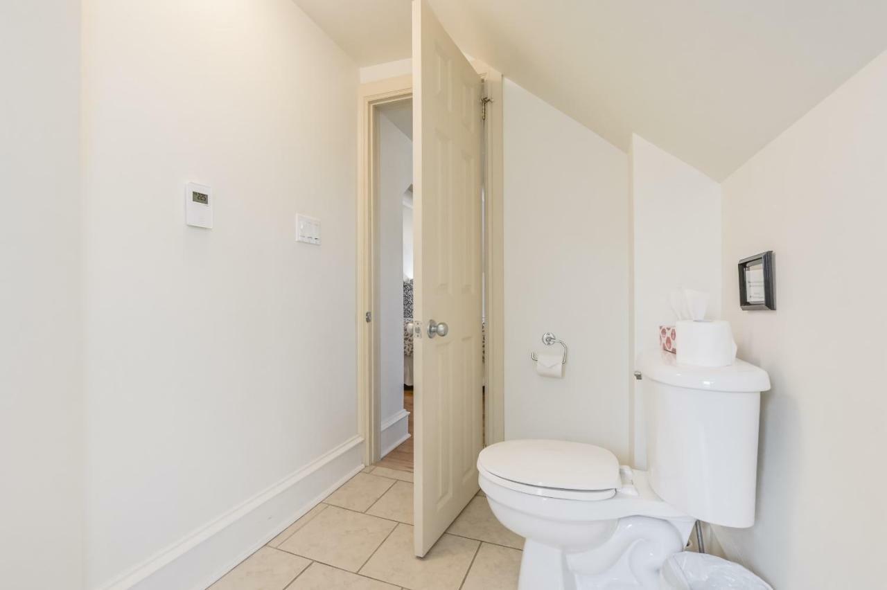 St Andrew Suites Fergus 외부 사진